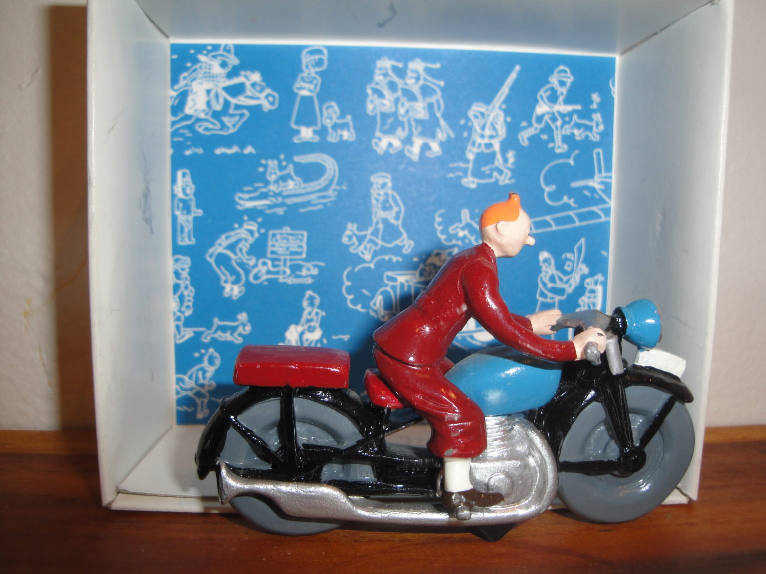 Tintin à la moto Le Sceptre d Ottokar Pixi Hergé Amazonie BD