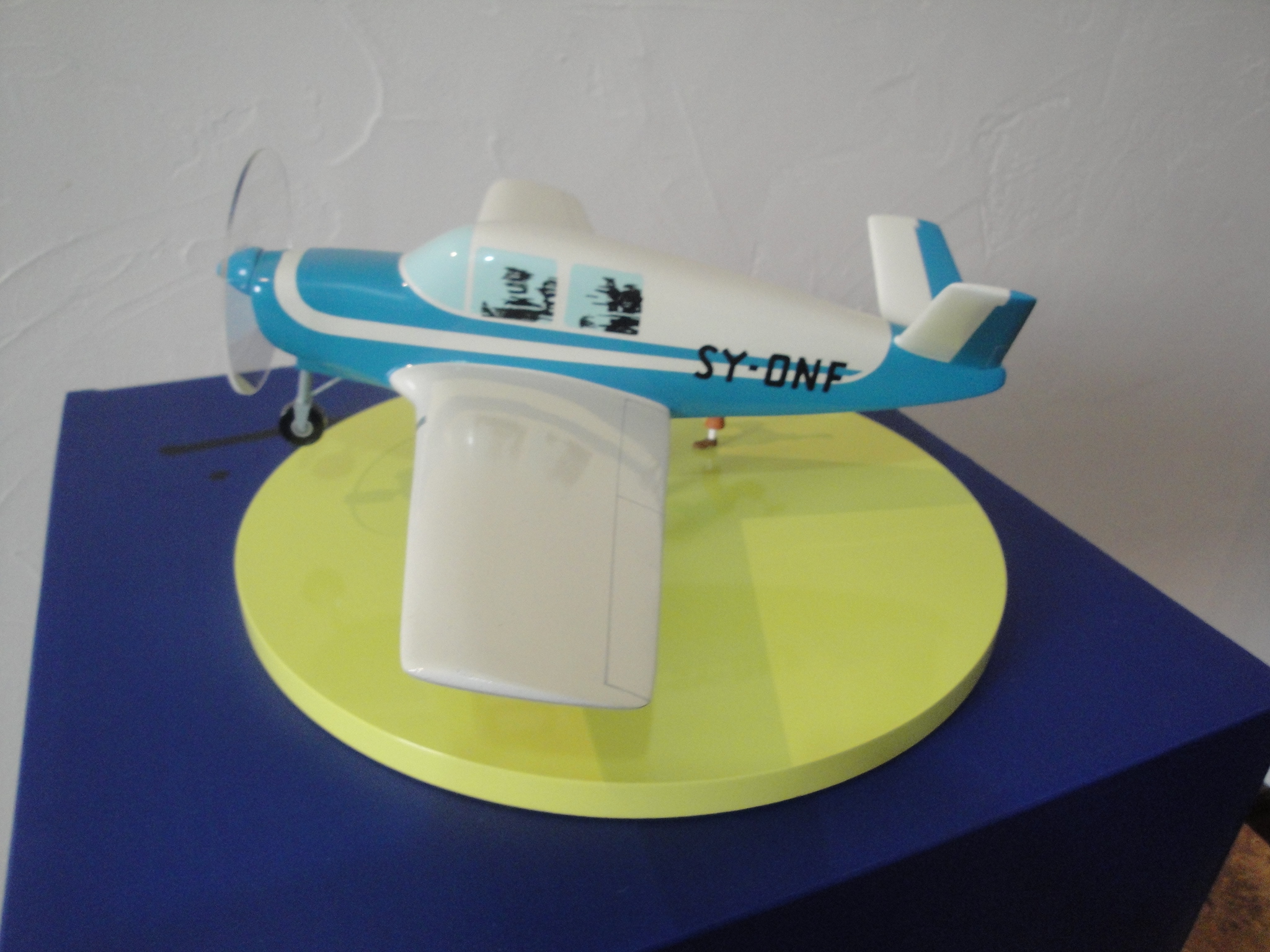 Hergé Tintin - Maquette avion Beechcraft Bonanza A35 - L'Affaire Tournesol - Amazonie BD