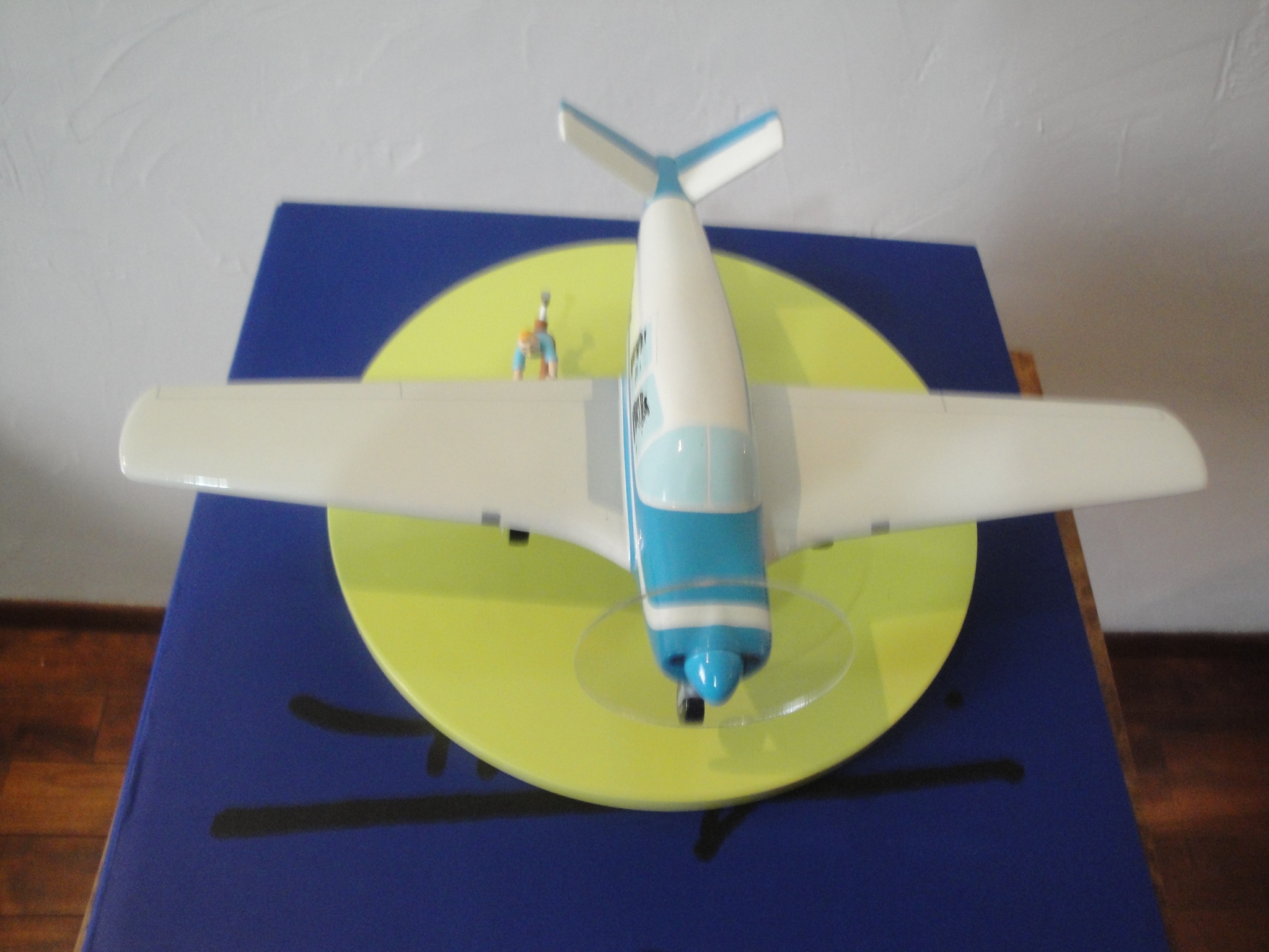 Hergé Tintin - Maquette avion Beechcraft Bonanza A35 - L'Affaire Tournesol - Amazonie BD