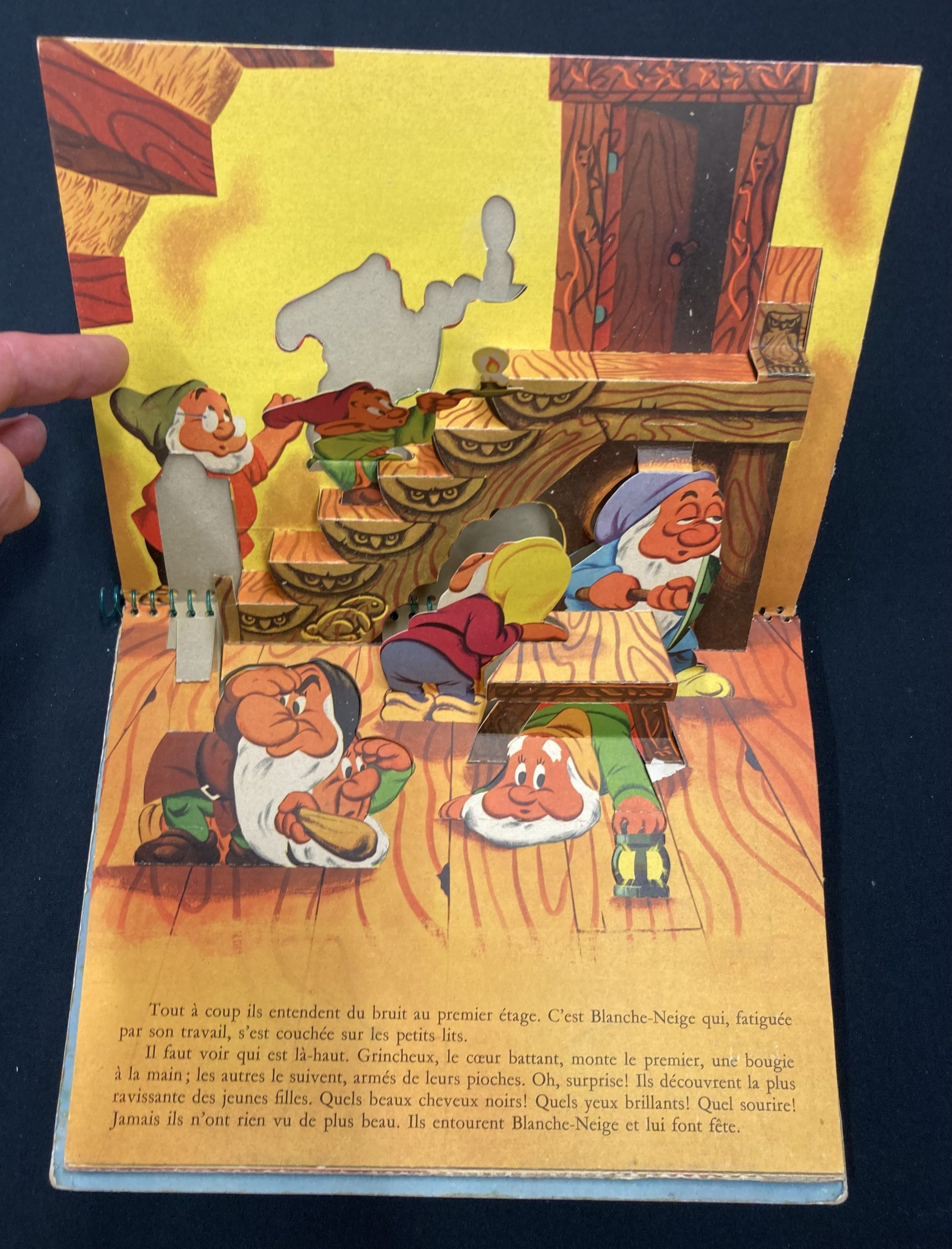 Walt Disney - Blanche neige et les sept nains pop up - Amazonie BD