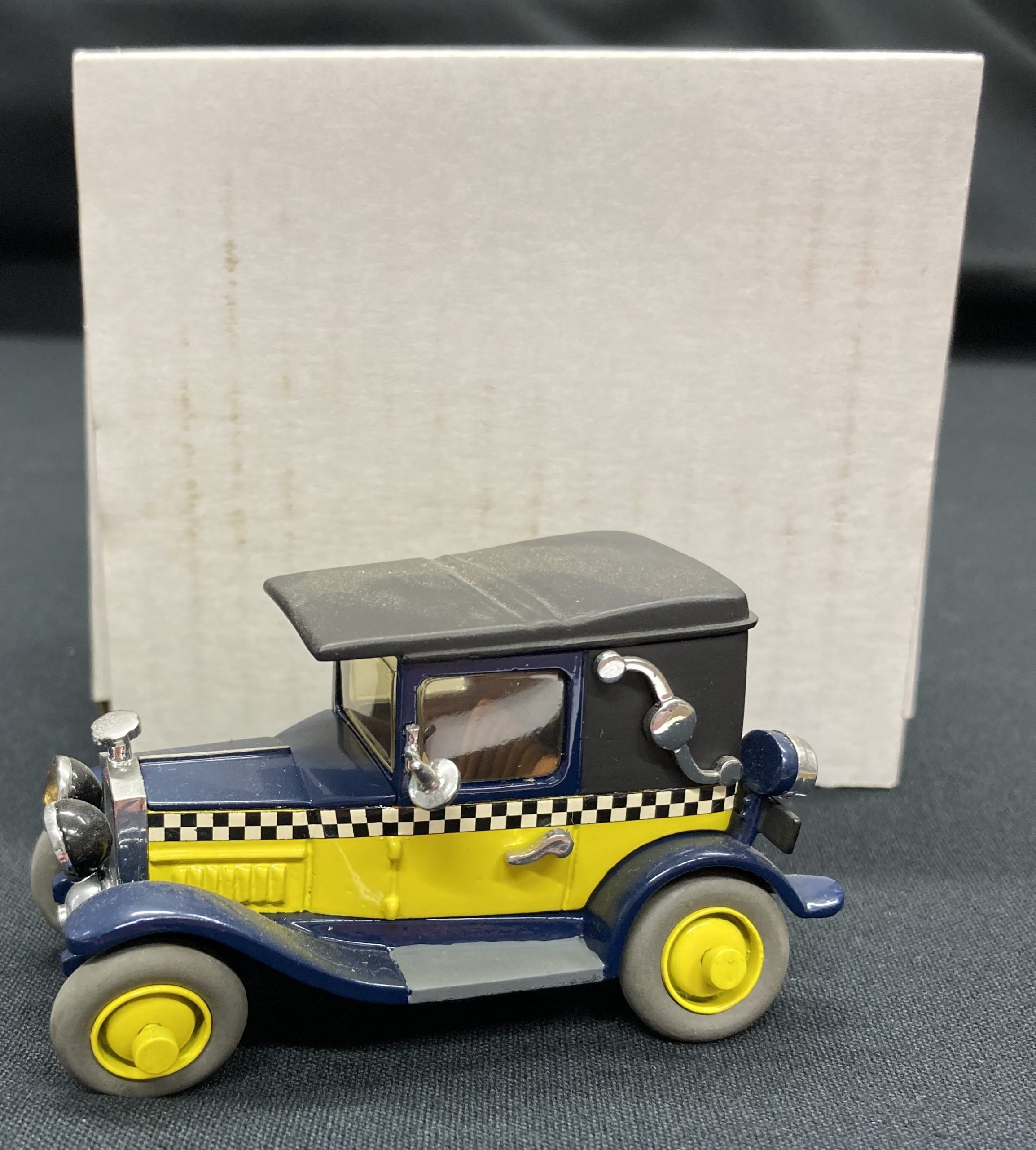 Idem - Franquin - Voiture de Gaston - 1:43e - Amazonie BD